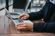 自由に働ける！ITスタートアップのセールス担当を大募集！！