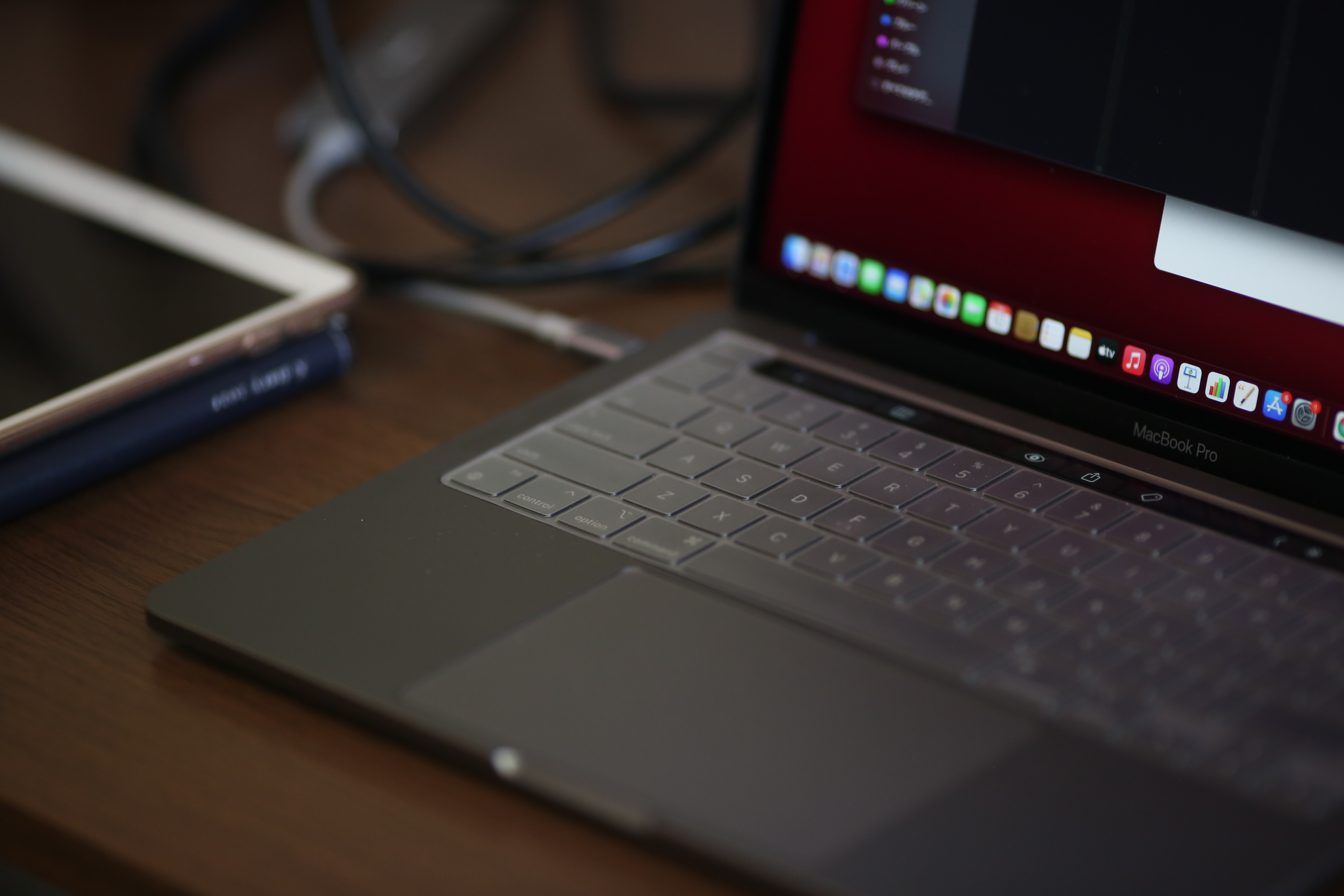 最新の環境が支給されます。