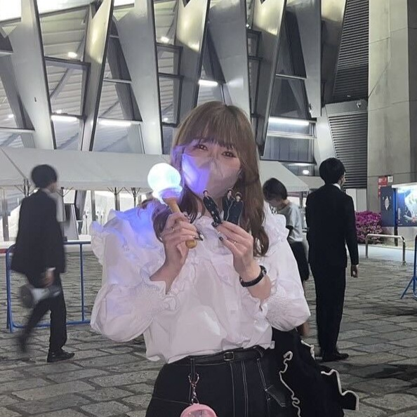 豊 那奈