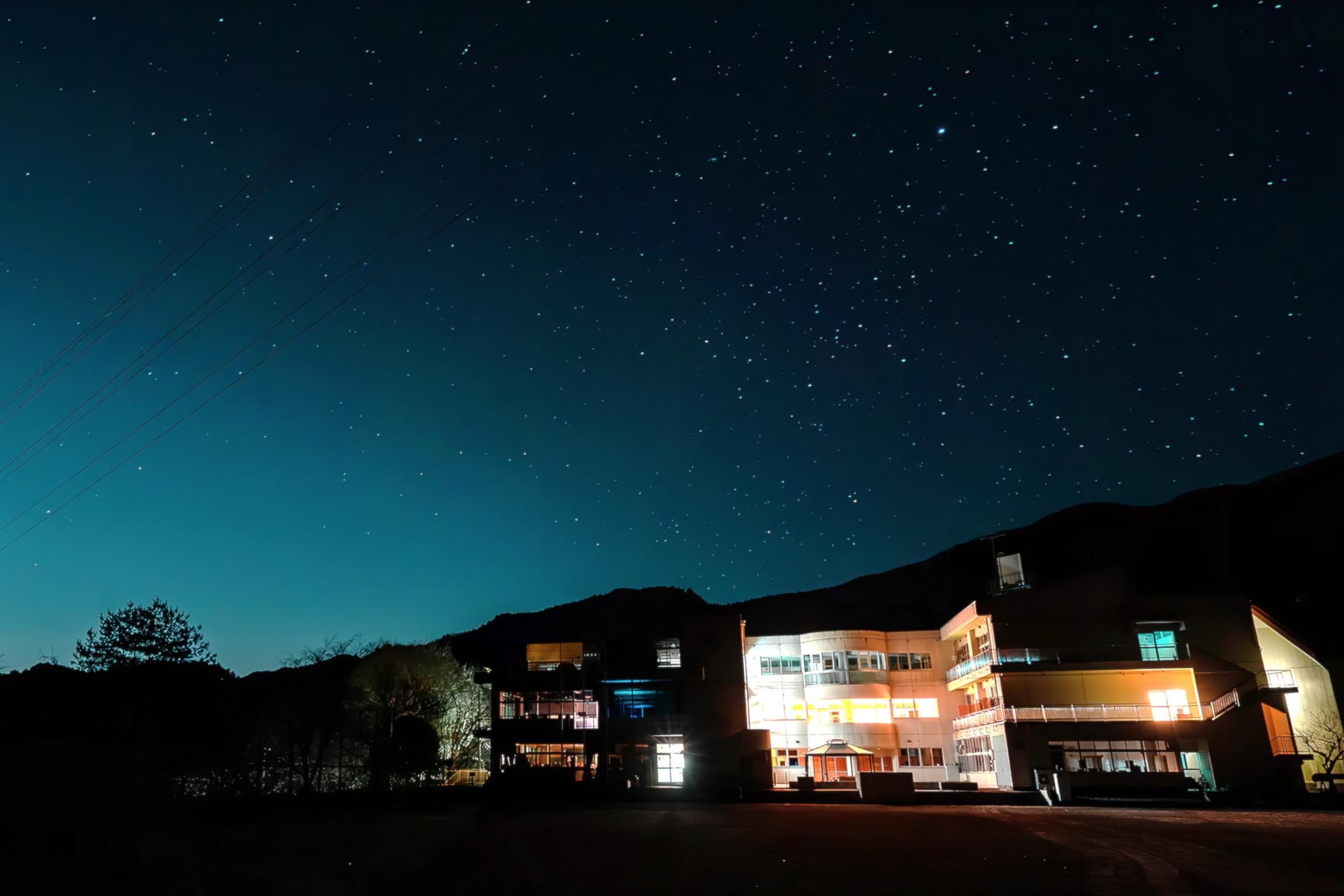 【社長コラム】「なぜ外国人人材や日本語教育の会社が、廃校を再活用した宿泊施設やレンタルスタジオ運営をやっているのか？」に答える回