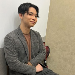新井 裕介