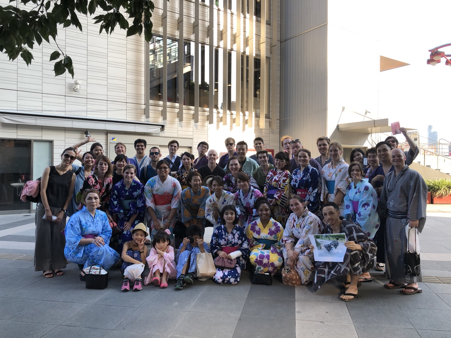 一緒に働くネイティブスタッフも大切な仲間!!日本の文化や風習に触れることで、「WE LOVE JAPAN！！！」