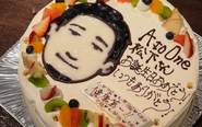 代表の誕生日を一緒に祝いました♪忙しい日々の中でも、皆んなで楽しいひとときを過ごす精神を大切にしています。