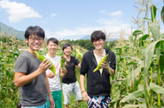前回の長野での開催時の写真です。フィールドワークを通じ、現場の方々のリアルな課題をリサーチし、その解決のための事業を立ち上げます。