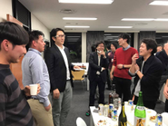 月に一度オフィスで飲み会をします