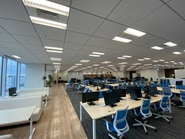 フリーアドレス制を採用したオフィススペース。自由に好きな席で仕事をすることができます。