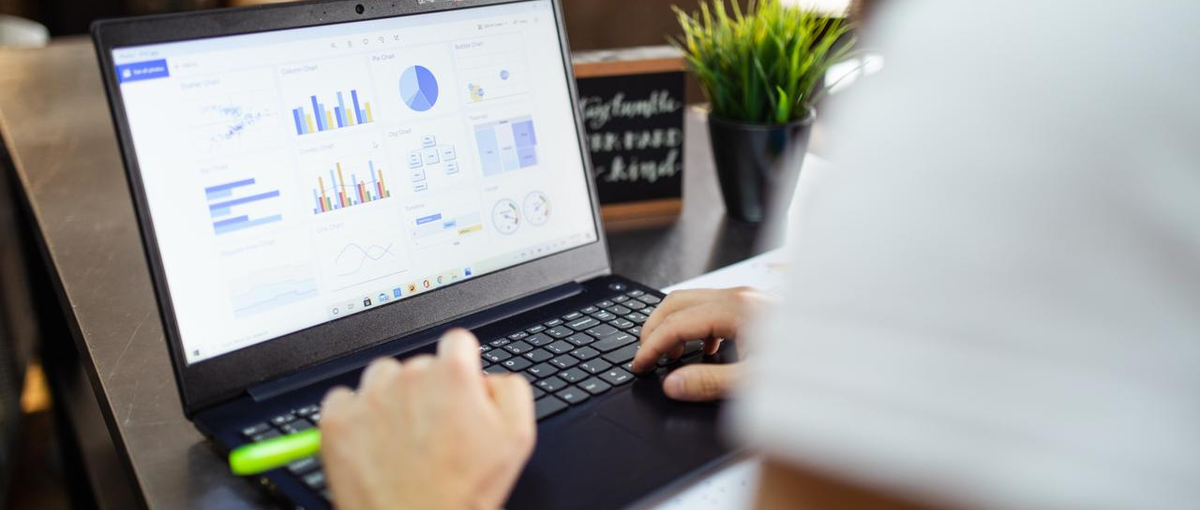 新卒/経験なし歓迎｜コーポレート部　経営企画/財務経理アシスタント募集