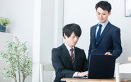業界未経験でもご安心ください。入社後は、研修制度や先輩からのサポートがあります。