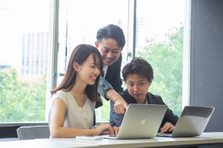 SNSディレクター募集！有名企業の運用実績多数の弊社で働きましょう！！