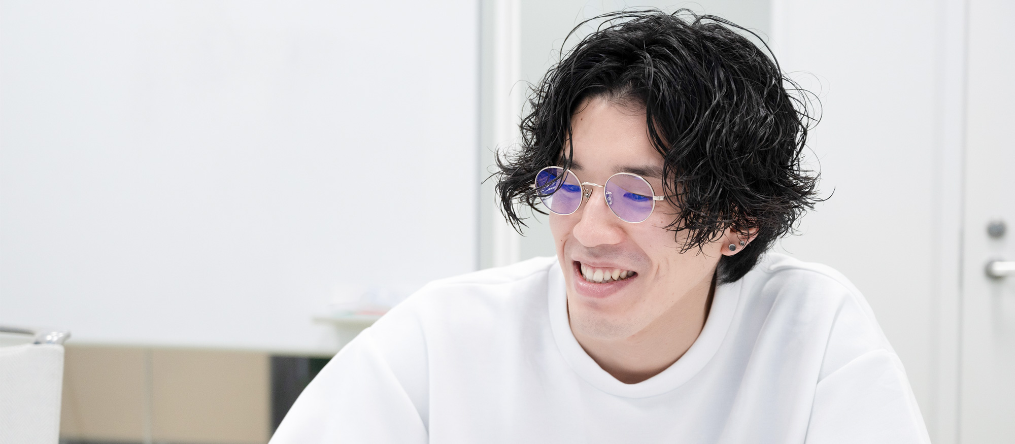 未経験からアプリエンジニアへ。後輩の育成も担うリードエンジニアの働き方