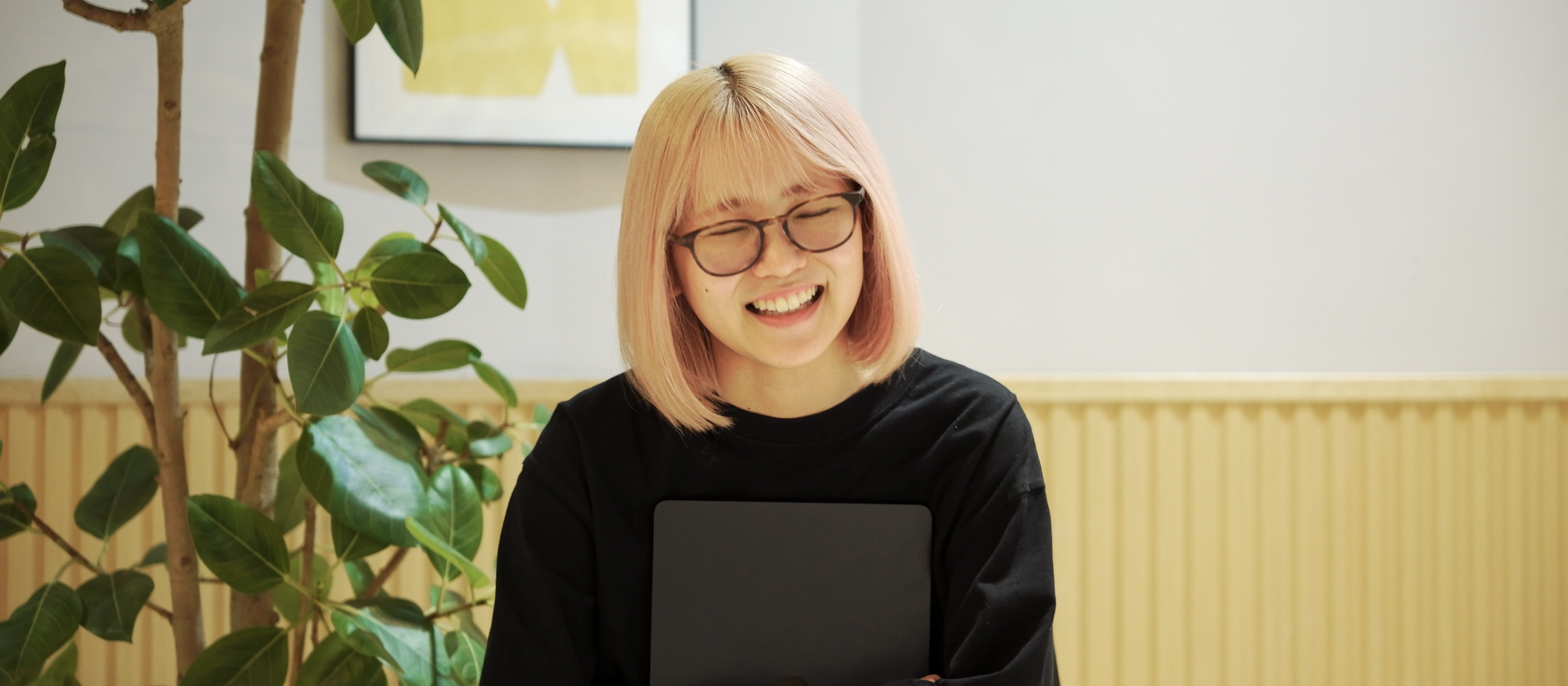 人々を幸せにするクリエイティブな広告で世界を沸かす！Z世代アカウントプランナーのキャリアとは？