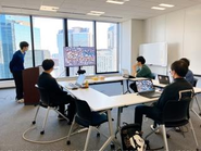 昨年度の様子です！この1dayインターンシップの参加をきっかけに入社した先輩社員も参加します！皆さんと同じようにスタートした先輩社員にたくさん話を聞いてみてください！