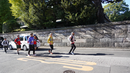 メンバー自身が動く目的を掲げ、100km以上を走破するウルトラマラソンへの挑戦や、40km以上の山手線一周ランなど、日常の中で「動きたい」という気持ちに火をつけるために、ユーザー視点でチャレンジするメンバーが集まっています。