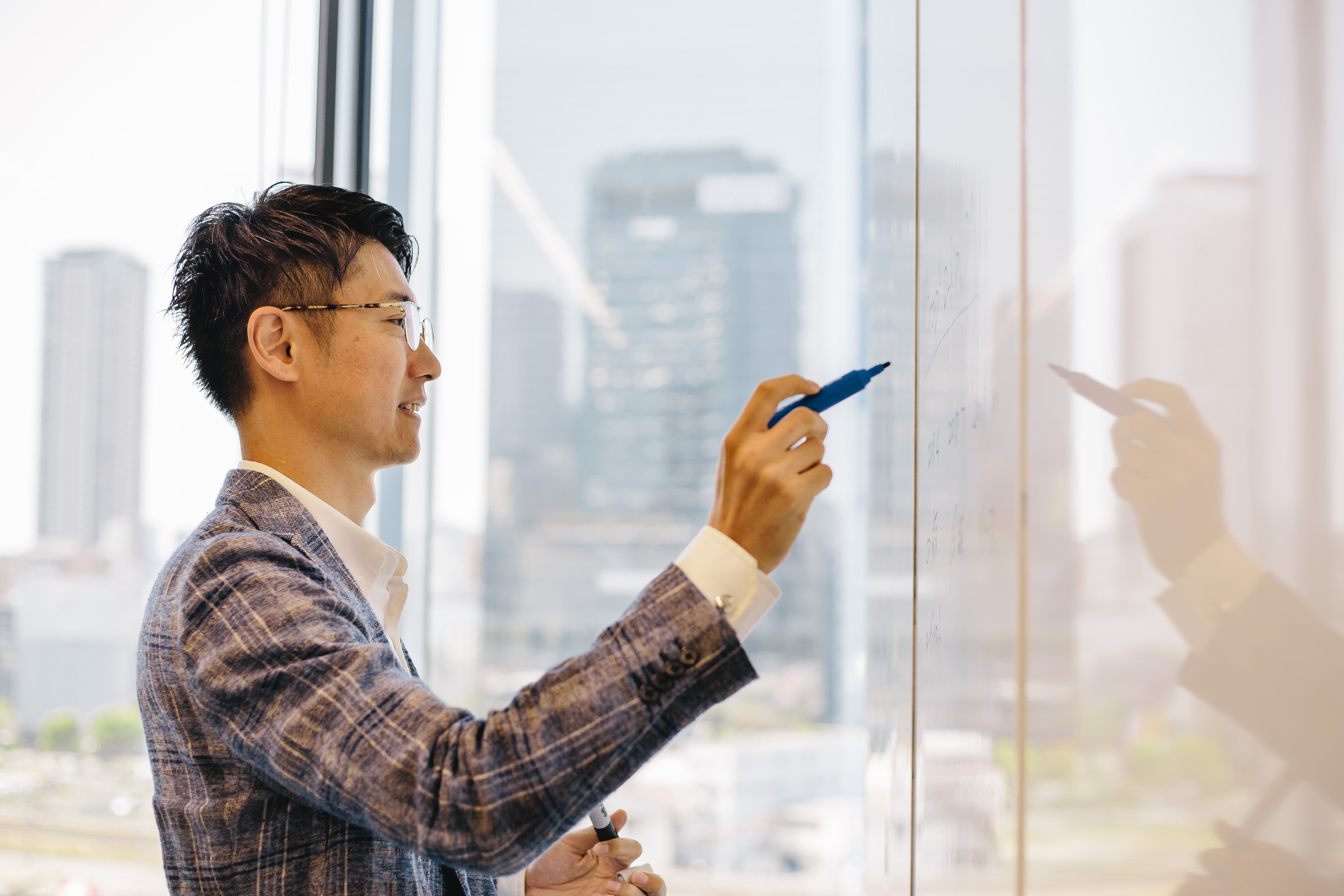 元トップセールスマンからの起業。約束された地位を蹴り、自分で切り拓いた道筋とは。【篠田礼門｜interview】