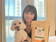 福田萌さん(youtube大学で有名なオリラジあっちゃんの奥さん)にも協力していただきました！（弊社の商品のドッグフードです！）
