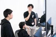 役割に関係なく、フラットにサービスの未来を日々議論。