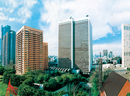 複合施設にもなっているアークヒルズが本社です。『六本木一丁目駅』直結、『溜池山王駅』13番出口徒歩3分