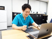 生徒には明るく笑顔で接します！