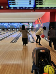 去年の忘年会はボーリング大会♪熱烈な戦い！