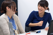 20代〜40代までの制作ディレクターが在籍。個々のアイデアやノウハウを共有しあいながら、顧客への企画提案内容をかためていきます。