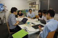 事務局スタッフのミーティング