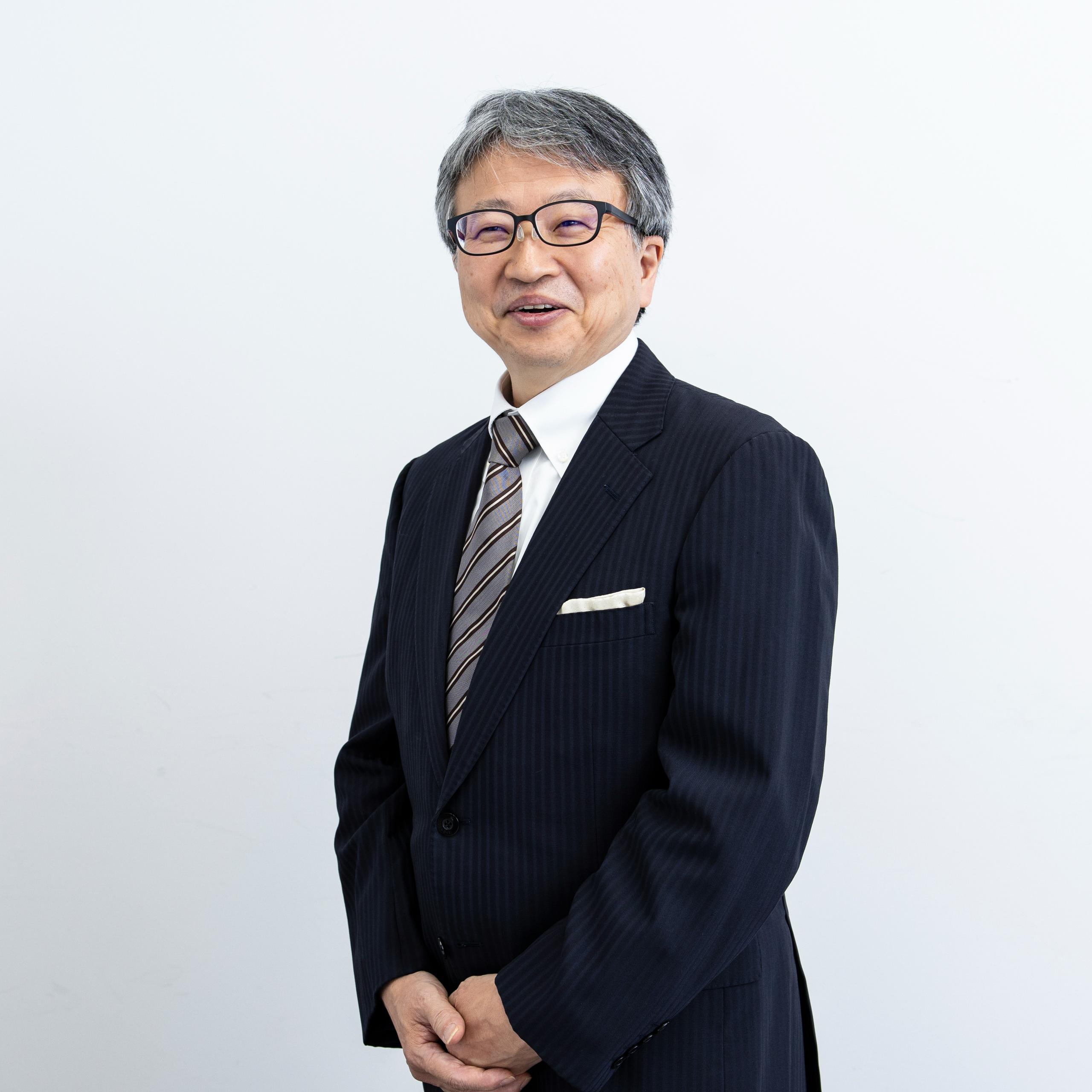 山岸 俊哉