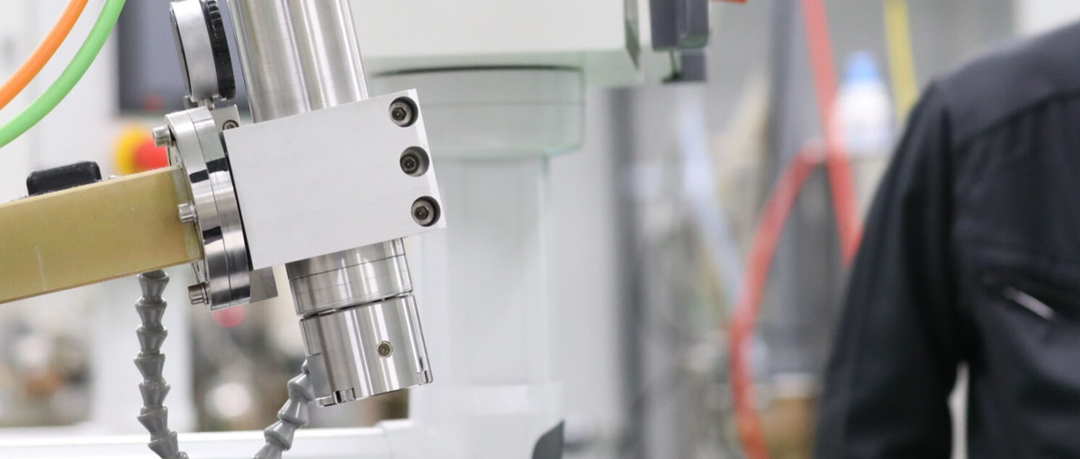 1000分の1ミリで、世界が変わる瞬間を。