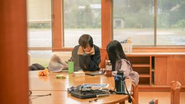 島根県雲南市の中心部から車で30分ほどの、山を越えた静かなところにおんせんキャンパスはあります。旧温泉小学校の校舎を利用した、木のぬくもりのある広い校舎が仕事場です。