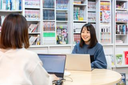 学習スペースは1人1人区切られているので、集中して課題に取り組むことが出来ます。