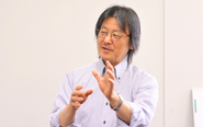 エクスの創業者、代表取締役の抱 厚志。