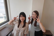内勤マネージャーの辰巳と人事の村瀬です★バックオフィスチームは全員女性が活躍しています！