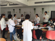 主催イベント前の打ち合わせの様子