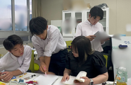 生徒と共に学びながら、社員がサポートを行い、成長を一緒に感じることができる環境になっています！