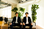 創業日の代表2人。