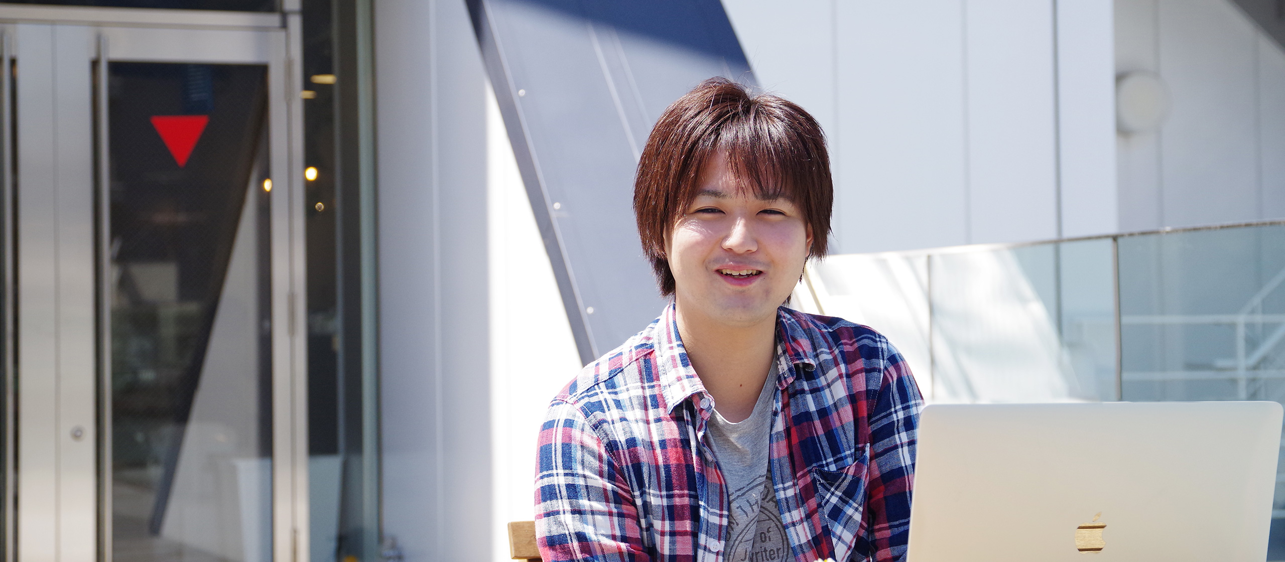 【社員インタビュー】エンジニアの求人を1500件ほど閲覧した私が、SHCを選んだ理由。