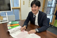 全国の学校様や塾様を訪問し、教材の説明から、生徒募集や教材活用などの支援を行います。