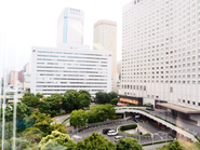 品川駅から徒歩2分と、通勤もしやすいオフィスです。品川なので飲食店なども多く、働きやすい環境だと思います。