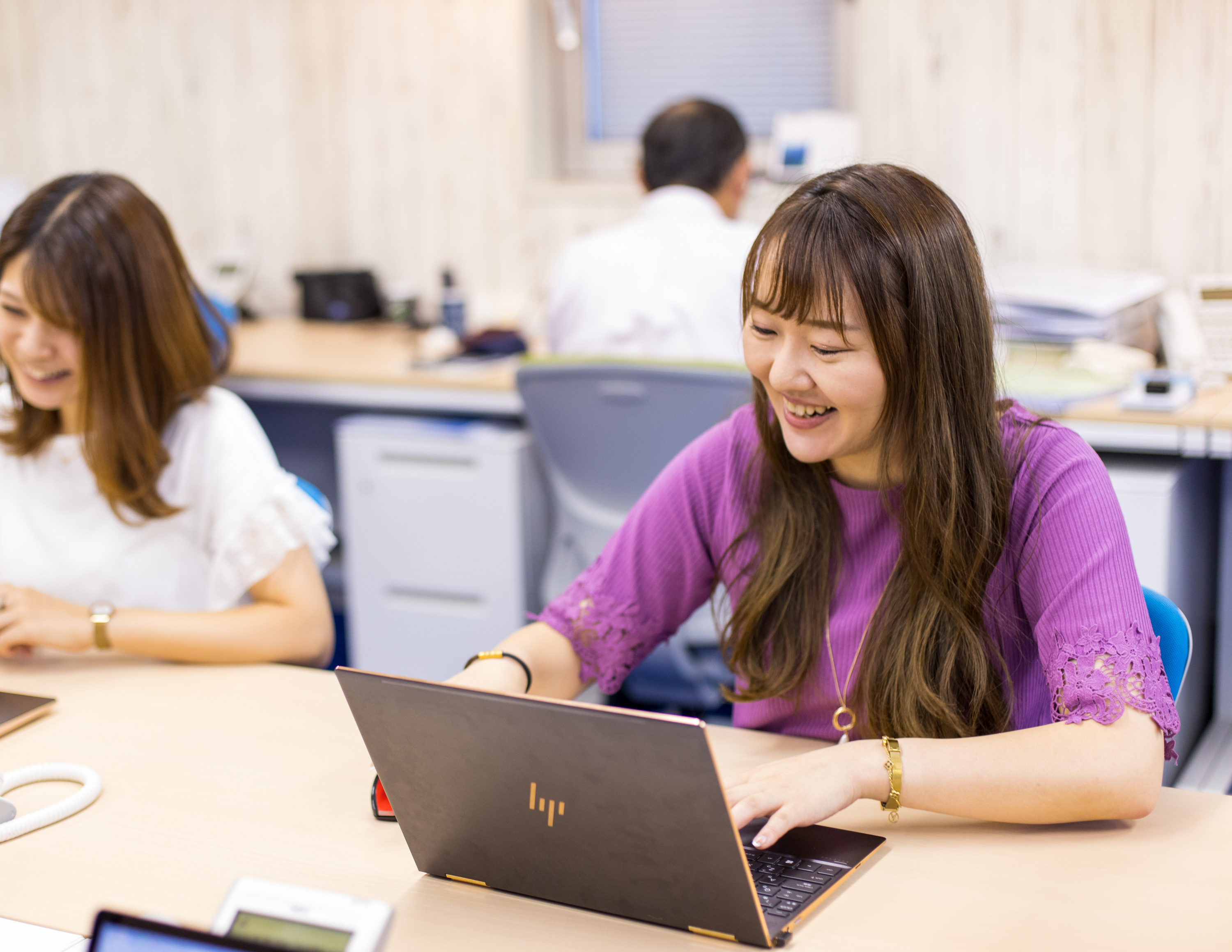 【社員インタビューvol.4】お客様の課題解決に集中できる反響営業が魅力。教師志望から営業職へ（営業・カスタマーサクセス・奥村さん後編）