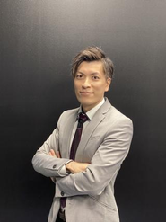 取締役社長の冨樫も中途でKECグループに入社しました。