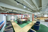 The Company キャナルシティ博多前店の内観。Creativity, Culture感溢れる空間です。