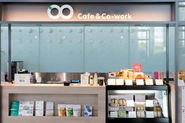 Cafe&Co-workは「循環」をコンセプトに、環境に配慮したドリンクやアップサイクルスナック、グルテンフリーな軽食などを用意したカフェスペースです。