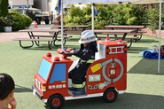 ぼくもわたしも消防士！  おとなになったら一緒に大きい消防車に乗って、みんなの笑顔を守ろうね。