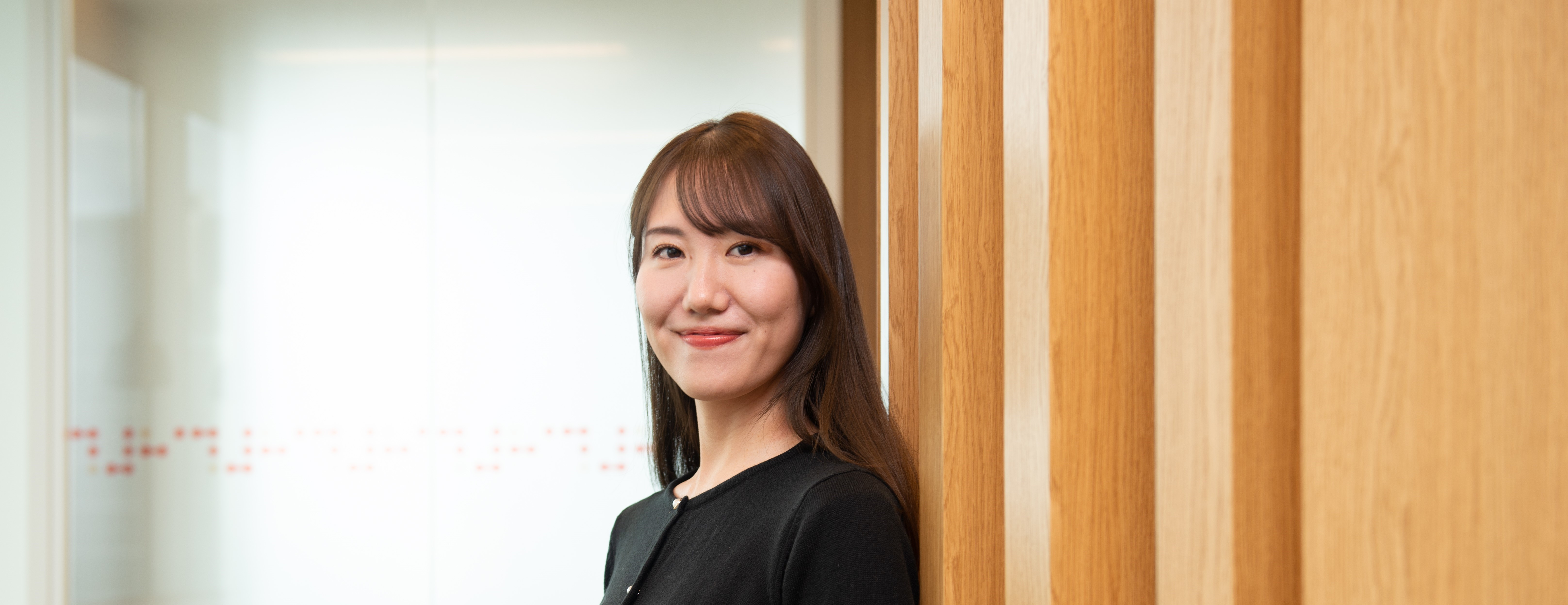 社員インタビュー「ブライダル会社からの転職　“投資ビギナー”の目線を生かして、お客さまとコミュニケーション」内藤 綾乃（営業部　2018年入社）