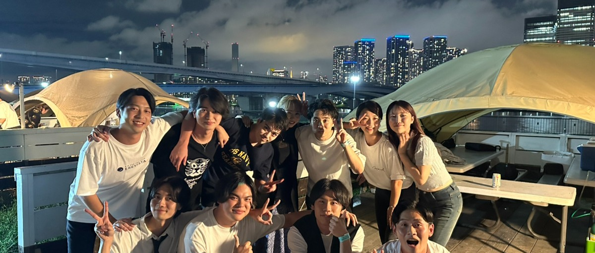 自宅&会社両方で！自社プロダクトを100億に導くUI/UXデザイナー募集！