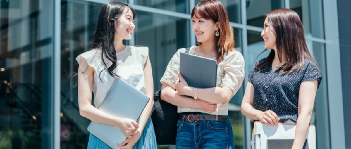 経験なしからデザイナーを目指すならL&S！仲間と一緒にスキルアップできる！