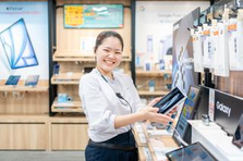 コミュニケーション力で、キャリアアップを狙う。店長・副店長候補を募集！