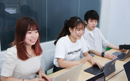 男性と女性の比率は4：6。いつも賑やかです！
