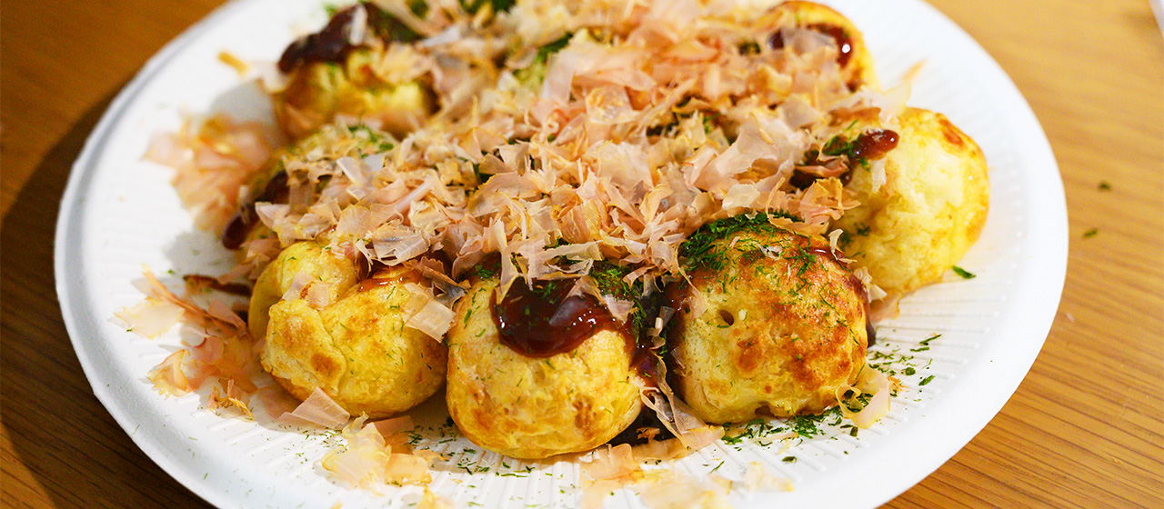 大阪らしく「たこ焼きパーティー」で懇親会をしました！