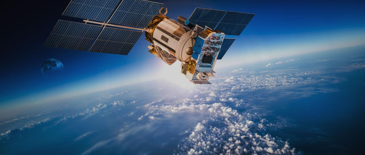 世界の当たり前。その裏に、夏目光学のレンズあり。