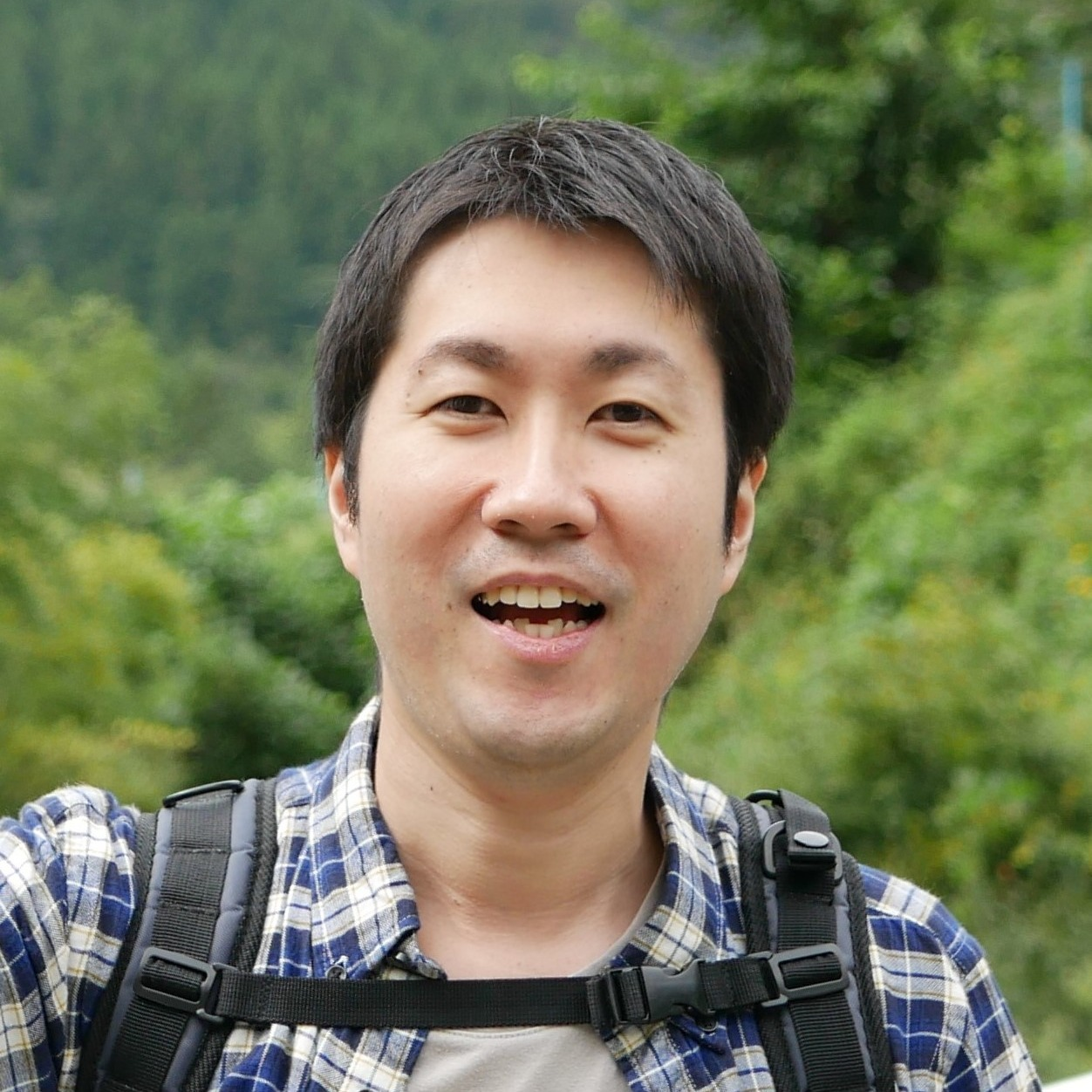 大里 健太